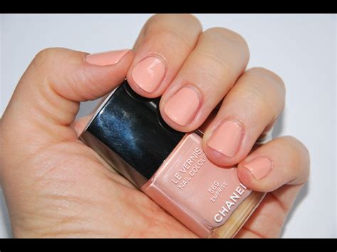 chanel 569|Chanel Le Vernis 569 EMPRISE Soft Peach Touch of Pink Nail.